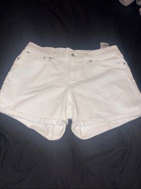 White Women's Levi Shorts